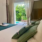 La Maison Mahogany
